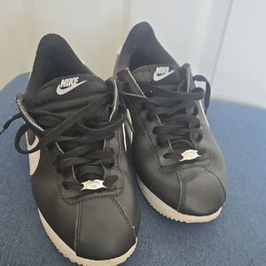 Nike Kids Black and White Sneakers